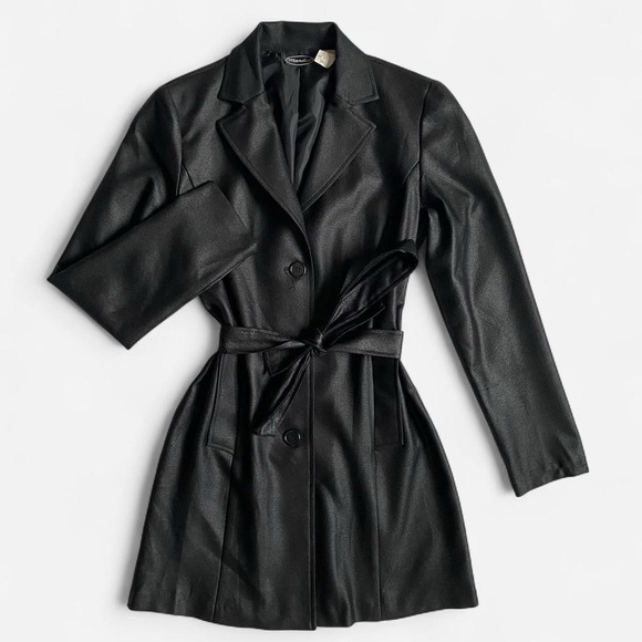 Vintage sleek black jacket w/belt - Picture 1 of 8